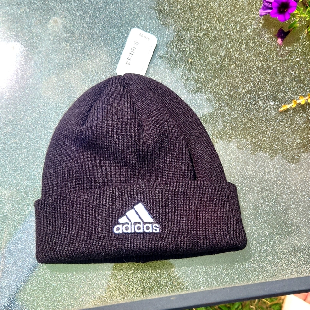 ADIDAS ▪︎ Unisex Black w/ white logo Knit Hat, OS, NWT